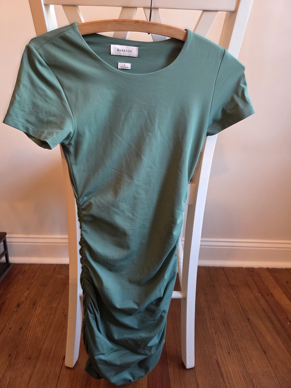 Aritzia Babaton Green Ruched Short-Sleeve Athleisure Dress Like New Sz Small